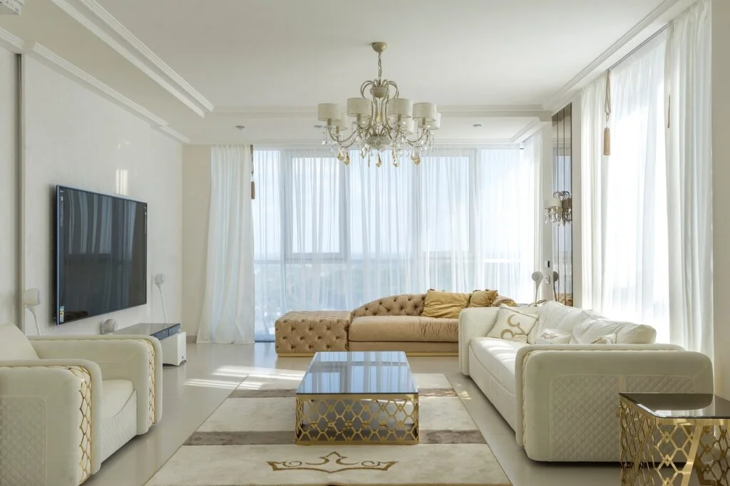 Right Blinds/curtains