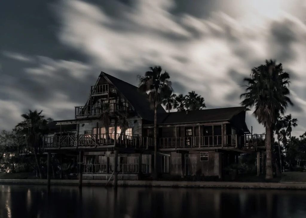 Haunted House Design: Intriguing Combination of Art and Psychology A&nbsp;prototypical haunted house&nbsp;design is usually located in a remote, isolated location, which is far away from society. In this case, if anything goes wrong, help would take a long time to reach. The darkness and the confusing layout of the house will cause us to get lost, further slowing us down. Spiked and iron fences, or crumbling stairways, or ruined tunnels, all of which are featured prominently in Hollywood Haunted House designs and are considered as modes of escape. Fresh Perspective