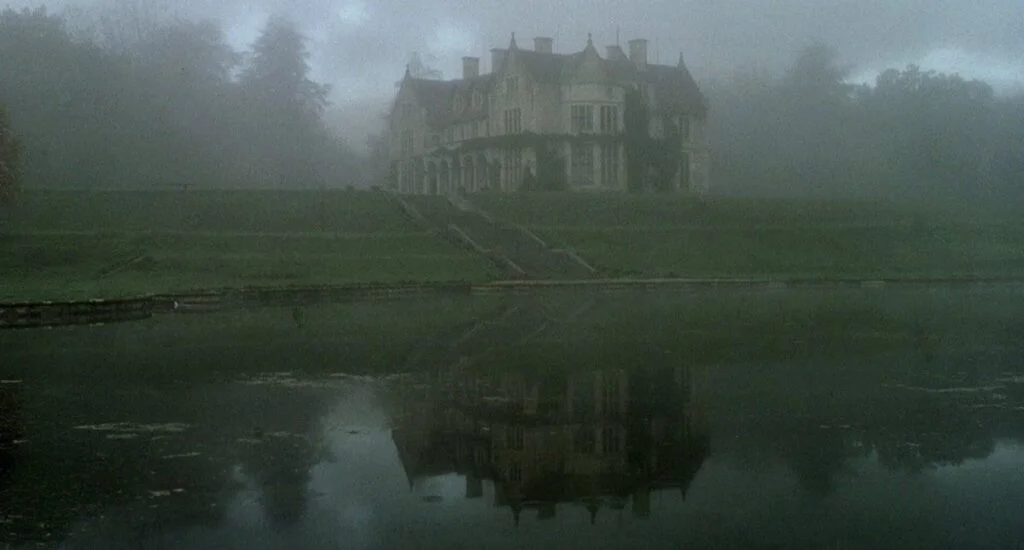 Architecture in Movies: 21 Interesting Must-watch for Architects How many times have you seen the protagonist's home and wished that you would own it? Watched by millions around the world and a significant part of human culture, movies are the ignition point of a young mind's journey towards their possible future career. From the ultra-modern houses of the future to the creepy crawlers in horror, Architecture in movies sets the tone and backstory to the entire plot of the film. Utopia is depicted with avant-garde postmodernist buildings guaranteed by the capitalist supremacy of the postindustrial era whereas dystopia is depicted with raw brutalist structures. Architecture in movies,Sci-fi best movies,Best hollywood horror movies,Movie genre types,English film