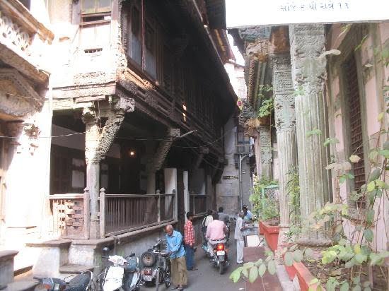 House Design In Indian Style: A Fascinating Harmony in Architecture House Design in India Style: Ahmedabad