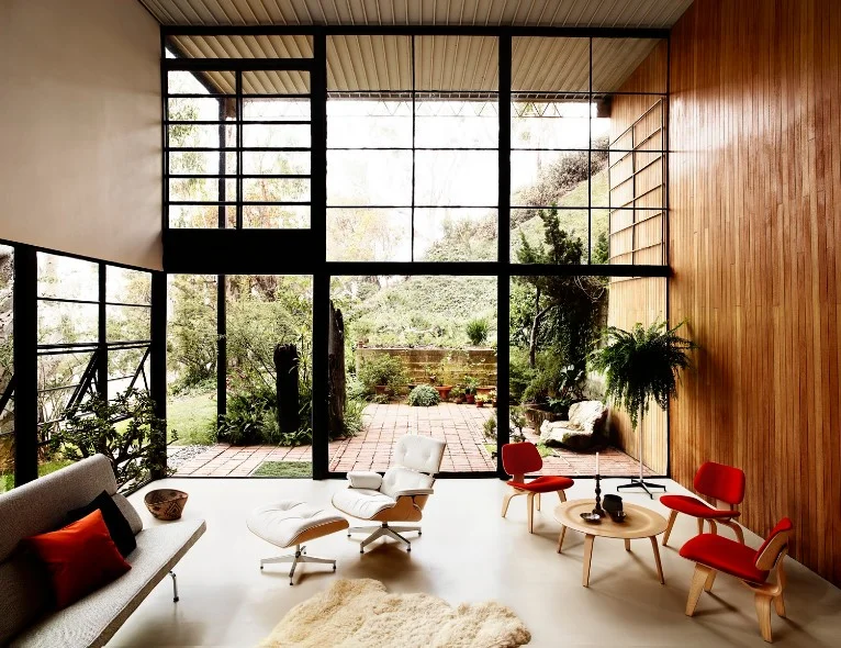  Eames House