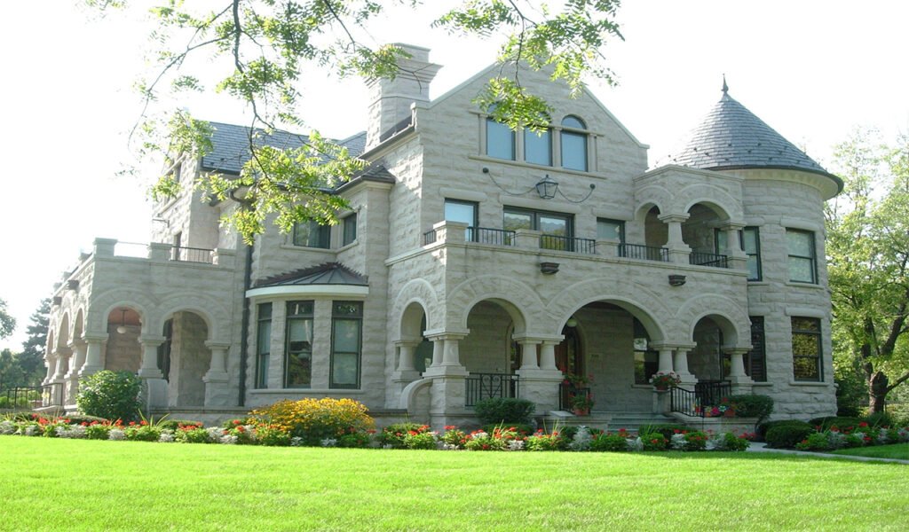 Richardsonian Romanesque style houses