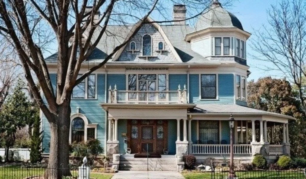 10 Best Examples of European Houses Around the World Milton Slater Brown House