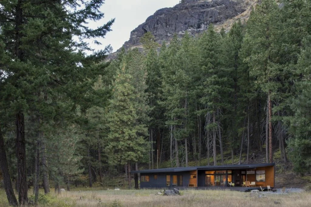 8 Breathtaking Modern Cabin Houses examples-Living Off the Grid Lot 6 Winthrop, Washington