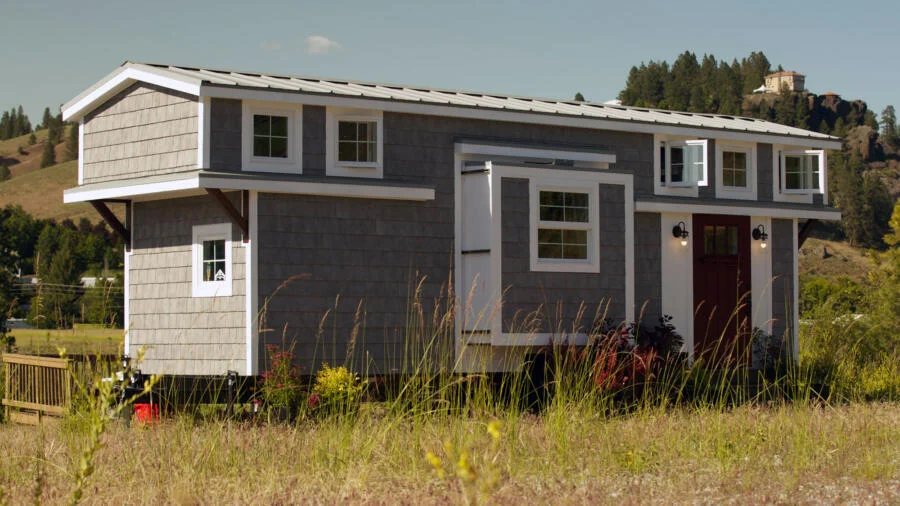 Jay and Jodi: Expandable tiny cottage