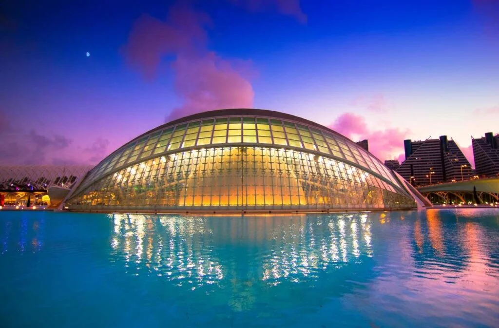 Astronomical Spaces: Enhancing User Experience and Unconventional Learning An eye-catching architectural Masterpiece