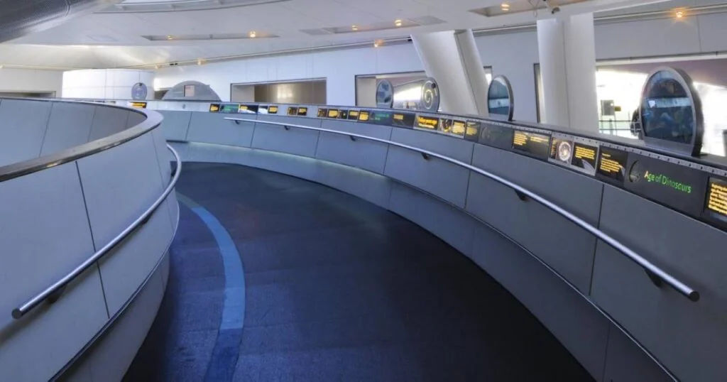 Astronomical Spaces: Enhancing User Experience and Unconventional Learning Cosmic Pathway