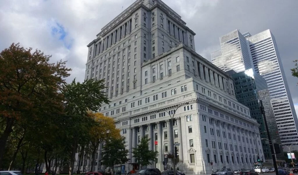 Architecture of Montreal: Alluring Marvels of the City Sunlife building