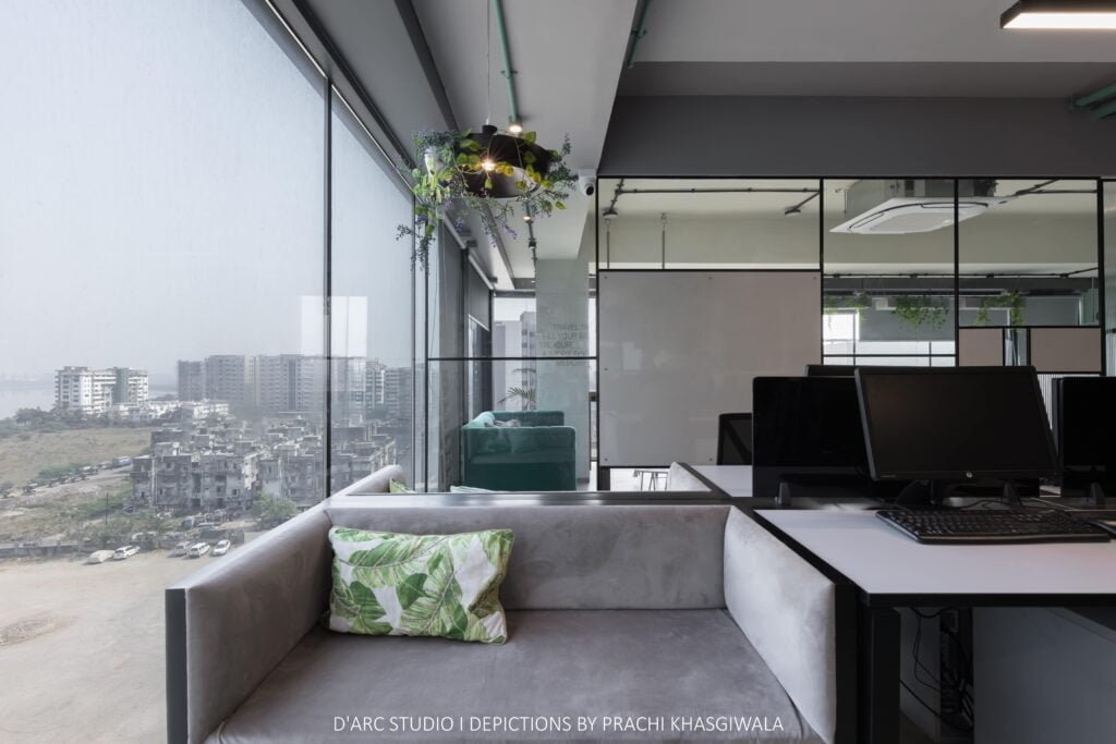 Interior Design Project by D'arc Studio: The Workstudio D'arc studio