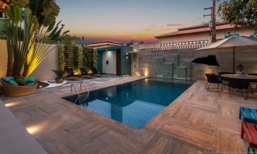 External Porcelain: Resistance and Safety even Outside the Home External porcelain tiles are recommended for all outdoor areas, including the poolside. Check more information: External Porcelain,design