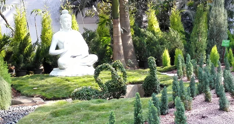 Exploring the City's Vibrant Parks: Pune's Urban Nature Wonders Pune is also home to some of the most beautiful gardens and parks. These areas of natural beauty provide a much-needed respite from the hustle and bustle of city life and are a great spot for locals and tourists alike to recharge and relax. From sprawling botanical gardens to tranquil zen gardens, Pune has something to offer every visitor.&nbsp; Parks
